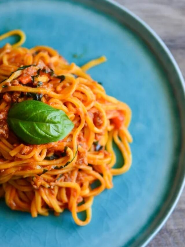 10 Steps to Cozy Up with One-Pot Vegan Spaghetti